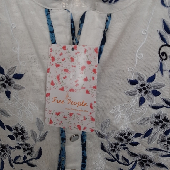 Top - Picture 4 of 4